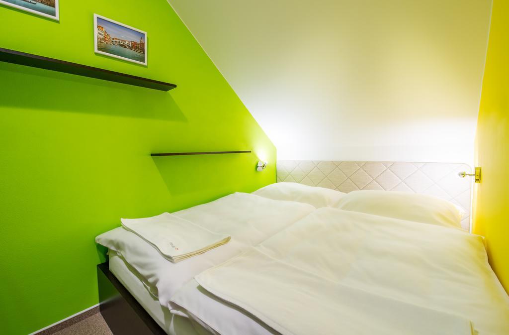 Relax21 Hotel Uhersky Ostroh Værelse billede