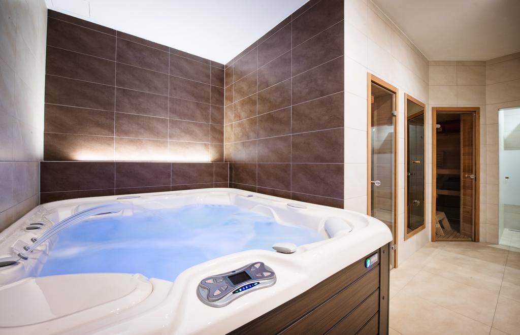 Relax21 Hotel Uhersky Ostroh Eksteriør billede